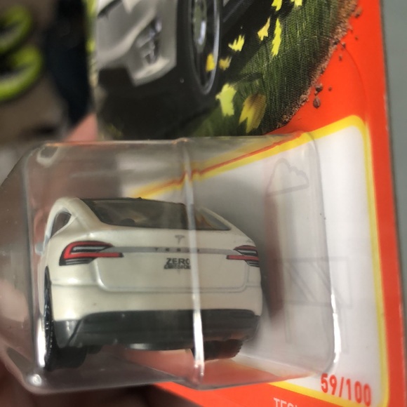 Tesla Model X - Picture 6 of 9